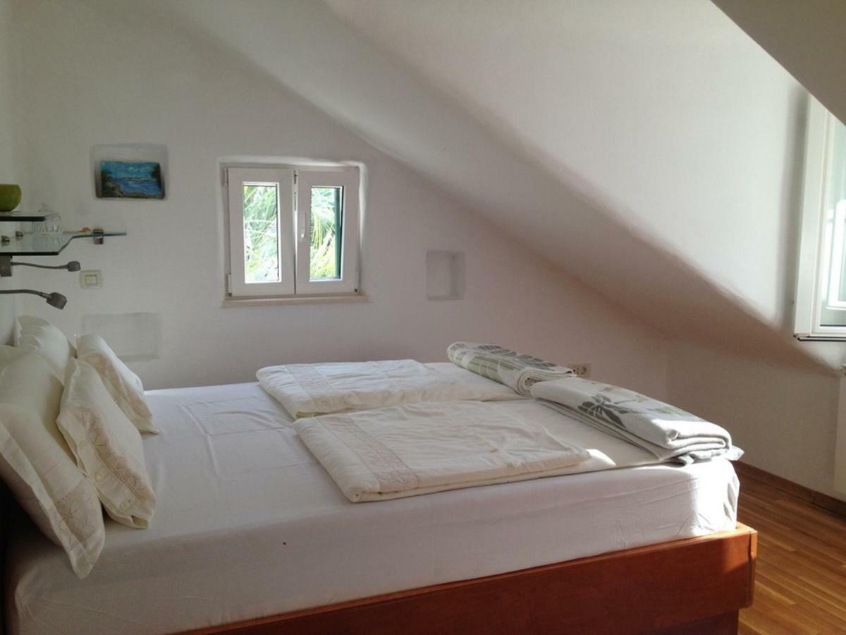 Deluxe Villa Sirena On The Beach With Pool Supetar Exterior foto